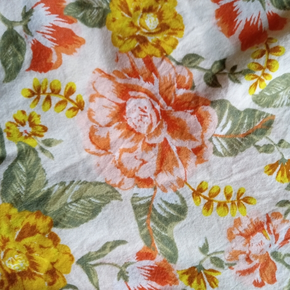 OLD NAVY Tall Lightweight Floral Shorts - Picture 4 of 8